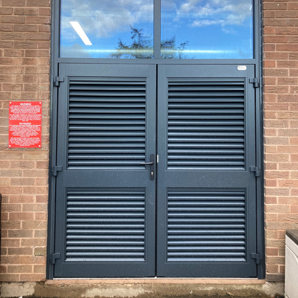 Aluminium door for storage room